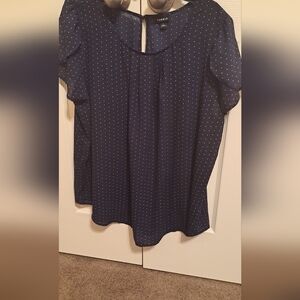 Women's Torrid short sleeve blouse EUC
